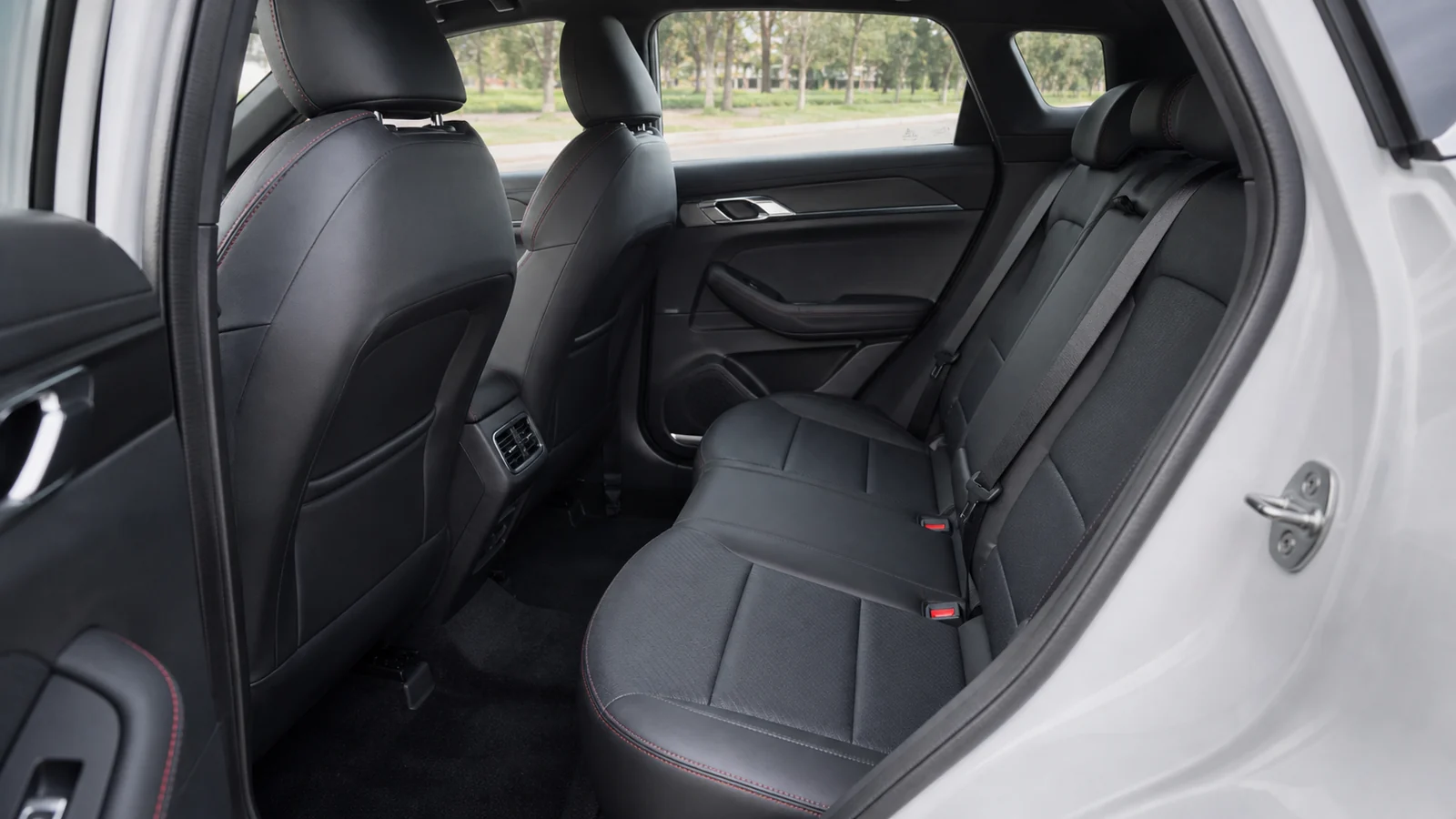 Салон Geely Coolray в зимней эксплуатации